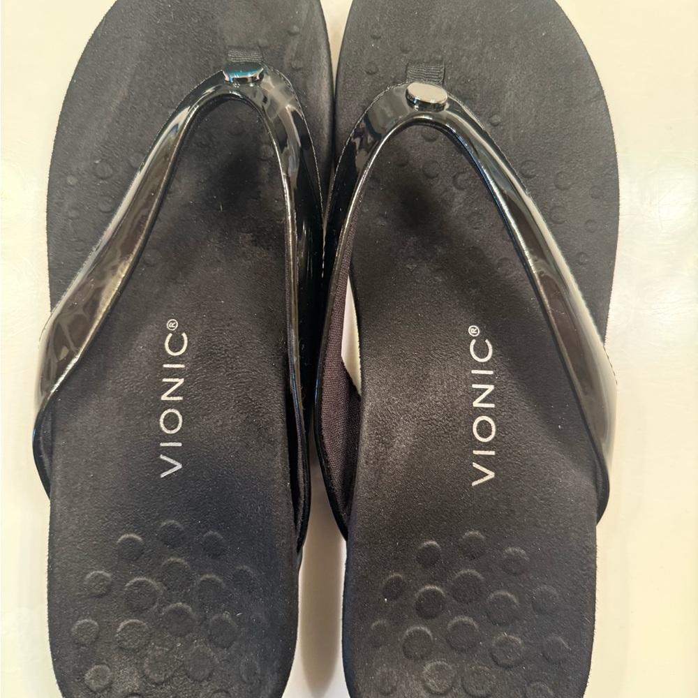 Vionic Women's Black Sandals